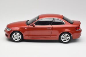 BMW 1 E82 Coupe Naranja Kyosho 1:18 80430427064 Metal - imagen 4 de 8
