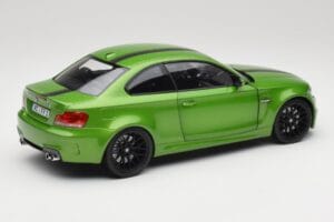 BMW Serie 1 E82 Coupe Taiga Green Metallic Minichamps 1:18 110020024 Metal - imagen 3 de 8