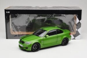 BMW Serie 1 E82 Coupe Taiga Green Metallic Minichamps 1:18 110020024 Metal - imagen 8 de 8