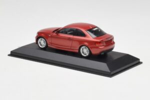 BMW 1M E82 Naranja Minichamps 1:43 413020023 Metal - imagen 3 de 5