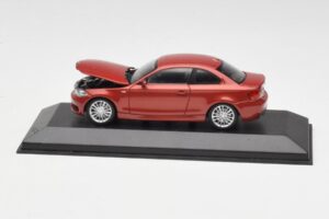 BMW 1M E82 Naranja Minichamps 1:43 413020023 Metal - imagen 4 de 5