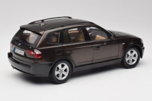 BMW X3 E83 3.0d Marrón Oscuro Metálico Kyosho 1:18 80430300736 Metal - imagen 3 de 8
