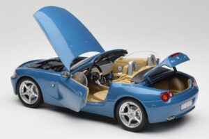 BMW Z4 E85 Maldives Blue Bburago 1:18 34046BLUE Metal - imagen 5 de 8