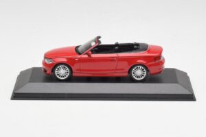 BMW Serie 1 E88 Cabriolet Rojo Carmesí Minichamps 1:43 431026230 Metal