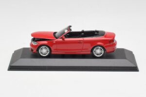 BMW Serie 1 E88 Cabriolet Rojo Carmesí Minichamps 1:43 431026230 Metal - imagen 5 de 5