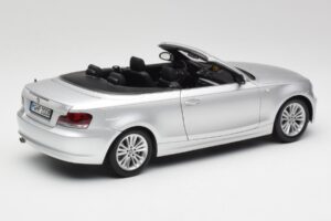 BMW 135i E88 Cabrio Titan Plateado Kyosho 1:18 80430427021 Metal - imagen 3 de 8