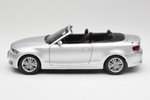 BMW 135i E88 Cabrio Titan Plateado Kyosho 1:18 80430427021 Metal - imagen 4 de 8