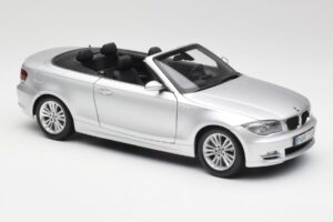 BMW 135i E88 Cabrio Titan Plateado Kyosho 1:18 80430427021 Metal - imagen 6 de 8