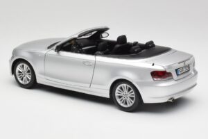 BMW 135i E88 Cabrio Titan Plateado Kyosho 1:18 80430427021 Metal - imagen 7 de 8