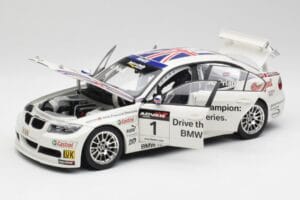 BMW E90 320si #1 A. Priaulx WTCC Champion 2006 Kyosho 1:18 80430429067 Metal - imagen 2 de 8