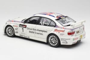 BMW E90 320si #1 A. Priaulx WTCC Champion 2006 Kyosho 1:18 80430429067 Metal - imagen 7 de 8