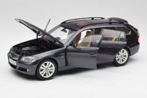 BMW 330i E91 Touring Gris Oscuro Kyosho 1:18 80430394360 Metal - imagen 2 de 8