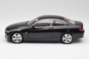 BMW 3 E92 Coupe Negro Kyosho 1:18 80430407222 Metal - imagen 4 de 8