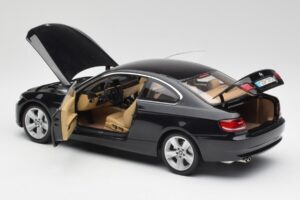 BMW 3 E92 Coupe Negro Kyosho 1:18 80430407222 Metal - imagen 5 de 8