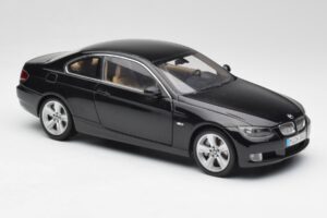 BMW 3 E92 Coupe Negro Kyosho 1:18 80430407222 Metal - imagen 6 de 8