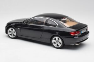 BMW 3 E92 Coupe Negro Kyosho 1:18 80430407222 Metal - imagen 7 de 8