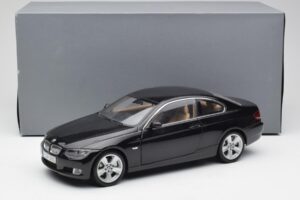 BMW 3 E92 Coupe Negro Kyosho 1:18 80430407222 Metal - imagen 8 de 8
