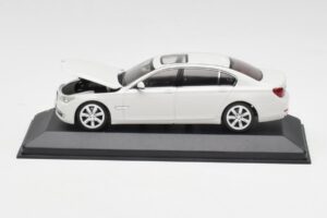 BMW 750Li F02 Blanco Minichamps 1:43 80420445201 Metal - imagen 4 de 5