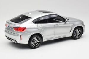 BMW X6 M F86 Plata Norev 1:18 183200 Metal - imagen 3 de 8