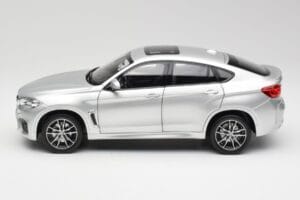 BMW X6 M F86 Plata Norev 1:18 183200 Metal - imagen 4 de 8
