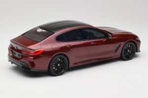 BMW M850i G15 M Performance Melbourne Red Metallic GT Spirit 1:18 GT493 Resina - imagen 2 de 6