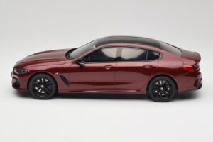 BMW M850i G15 M Performance Melbourne Red Metallic GT Spirit 1:18 GT493 Resina - imagen 3 de 6