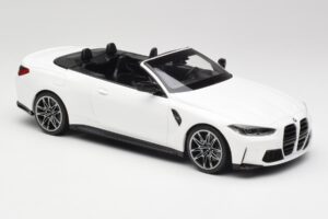 BMW M4 G82 Descapotable Alpine White Minichamps 1:18 155021031 Metal - imagen 4 de 6