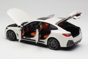 BMW i4 M50 G26 Alpine White Minichamps 1:18 110023011 Metal - imagen 5 de 8