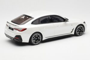BMW i4 M50 G26 Mineral Blanco Metálico Otto 1:18 OT1074 Resina - imagen 2 de 6