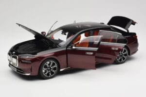 BMW i7 G70 Black & Red Metallic Minichamps 1:18 110023201 Metal - imagen 2 de 8