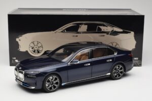 BMW i7 G70 Blue Metallic Minichamps 1:18 110023202 Metal - imagen 8 de 8