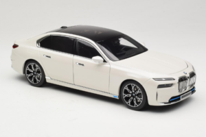 BMW i7 G70 White Metallic Minichamps 1:18 110023200 Metal - imagen 6 de 8