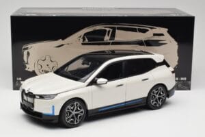 BMW iX Alpine White Minichamps 1:18 110023102 Metal - imagen 8 de 8