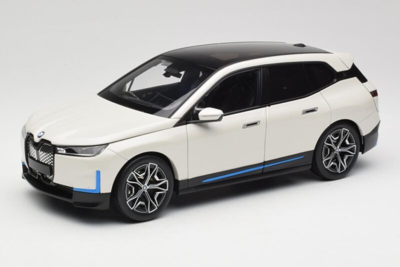 BMW iX Alpine White Minichamps 1:18 110023102 Metal