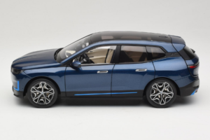 BMW iX Blue Metallic Minichamps 1:18 110023100 Metal - imagen 4 de 8