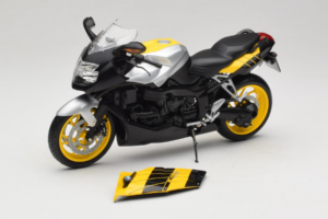 BMW K1200S Amarillo Negro Minichamps 1:10 80430309224 Metal - imagen 2 de 8