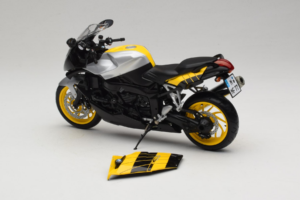 BMW K1200S Amarillo Negro Minichamps 1:10 80430309224 Metal - imagen 5 de 8
