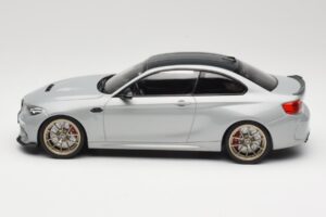 BMW M2 CS F87 Plata con llantas doradas Minichamps 1:18 155021028 Metal - imagen 3 de 6