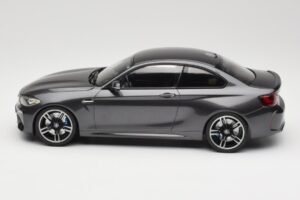 BMW M2 F87 Grey Metallic Minichamps 1:18 155026102 Metal - imagen 3 de 6