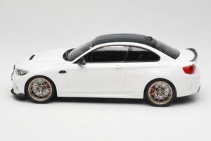BMW M2 F87 CS Alpine White Llantas Doradas Minichamps 1:18 155021020 Metal - imagen 3 de 6
