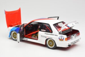 BMW M3 E30 #46 R. Ravaglia / E. Pirro WTCC Calder Park 1987 Minichamps 1:18 180872046-O Metal - imagen 5 de 8