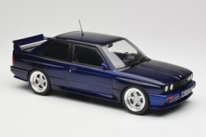 BMW M3 E30 Macau Blue IXO 1:18 18CMC122 Metal - imagen 4 de 6