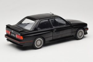 BMW M3 E30 Sport Evo Negro Solido 1:18 S1801501 Metal - imagen 3 de 8