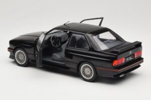 BMW M3 E30 Sport Evo Negro Solido 1:18 S1801501 Metal - imagen 5 de 8