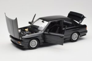 BMW M3 E30 Black Metallic Minichamps 1:18 180020306 Metal - imagen 2 de 8
