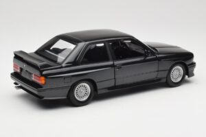 BMW M3 E30 Black Metallic Minichamps 1:18 180020306 Metal - imagen 3 de 8