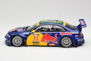 BMW M3 E46 GTR #11 Red Bull Interlagos 2005 AUTOart 1:18 80645 Metal - imagen 3 de 6