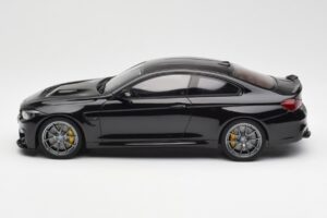 BMW M4 F82 CS Negro GT Spirit 1:18 GT845 Resina - imagen 3 de 6