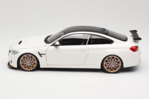 BMW M4 F82 GTS Alpine White Minichamps 1:18 110025221 Metal - imagen 4 de 8