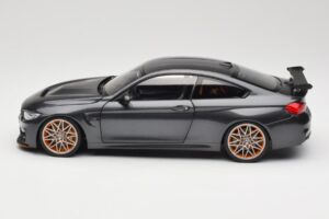 BMW M4 F82 GTS Mineral Grey Metallic Minichamps 1:18 110025222 Metal - imagen 4 de 8